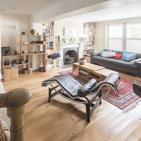 Stylish Family Home In Battersea Vr Londres Extérieur photo