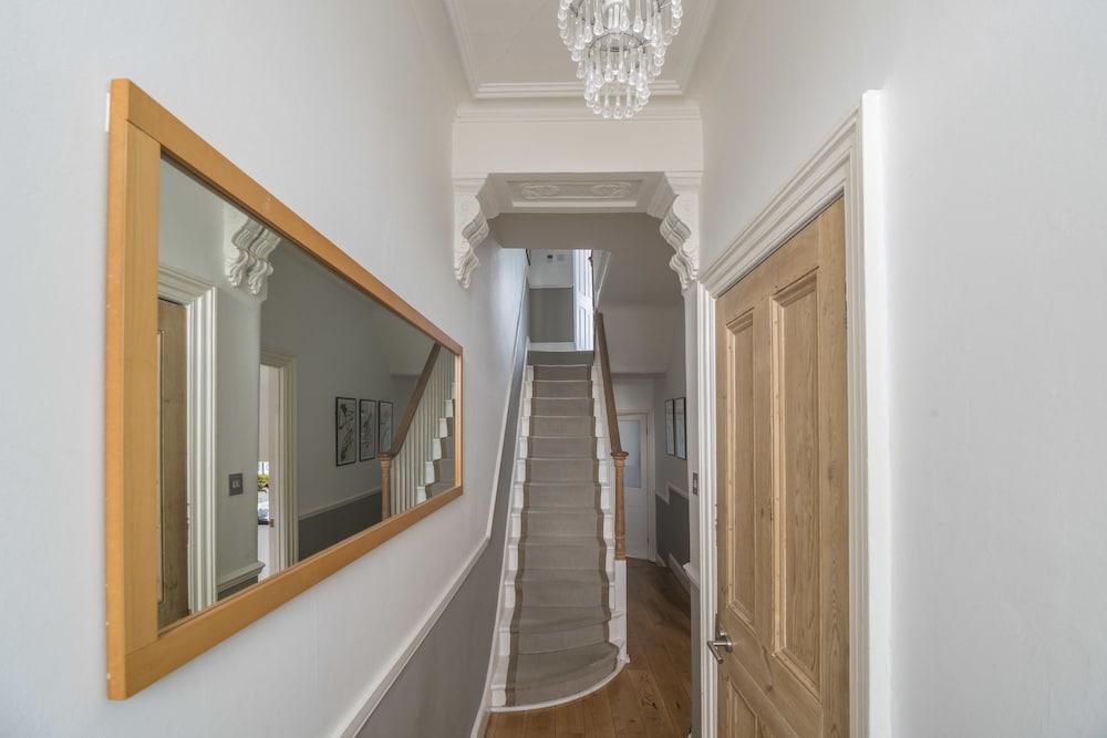 Stylish Family Home In Battersea Vr Londres Extérieur photo